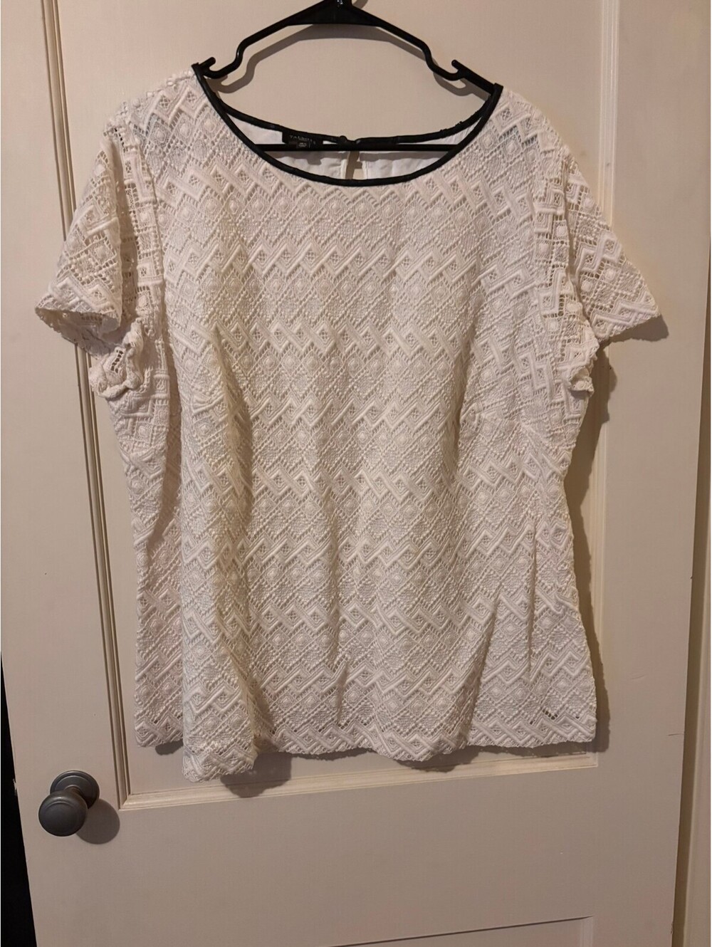 Talbots white textured short sleeve top 18W